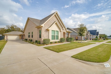616 Joy Ct, Burleson, TX 76028 - photo 2