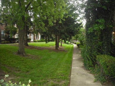 ENTER COURTYARD TO UNIT