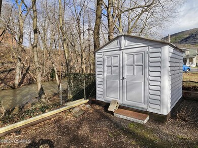 717 Stevens St, Coal Township, PA 17866 - photo 4