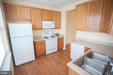 2606 Chapel Lake Dr unit 206, Gambrills, MD 21054 - photo 6