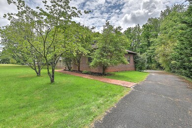 1735 Holston Dr-4