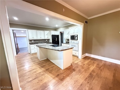 211 N 3rd St, Toronto, OH 43964 - photo 4