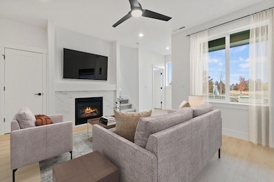 PT170-Parkside-M-Classic-GreatRoom