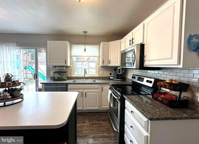 86 Spirit Ct, Blandon, PA 19510 - photo 5