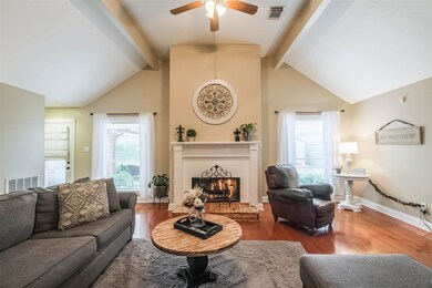 2004 Plantation Dr, Friendswood, TX 77546 - photo 5