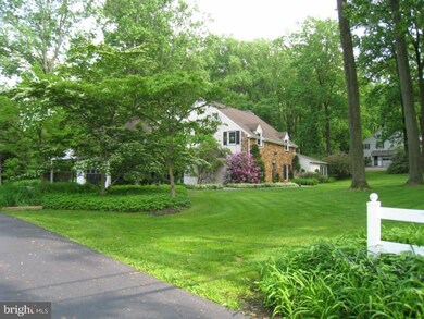 425 Country Club Rd, Phoenixville, PA 19460 - photo 2