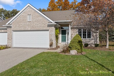 2111 Krislin Dr NE, Grand Rapids, MI 49505 - photo 4