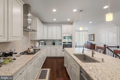 7205 Holywell Ln, Falls Church, VA 22043 - photo 7