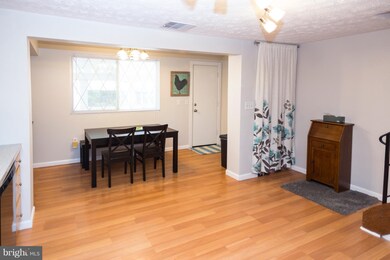 2703 Yarnall Rd, Halethorpe, MD 21227 - photo 4