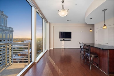 Center Pointe Greensboro unit 1404, Greensboro, NC 27401 - photo 4