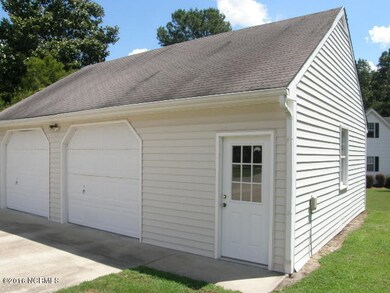 3721 RASBERRY 24X32 GARAGE