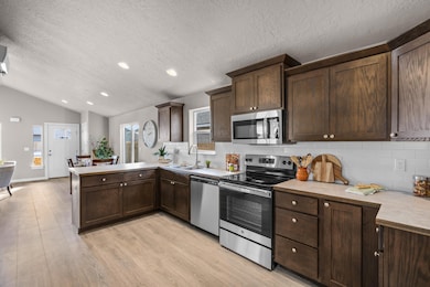 2565 NW Teak Ave unit 80, Redmond, OR 97756 - photo 4