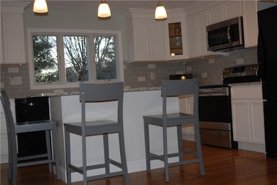 563 Allen Ave, Wakefield, RI 02879 - photo 3