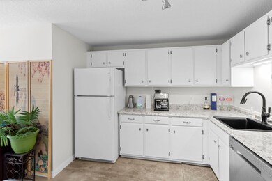 1012 White Cedar Blvd, Portsmouth, NH 03801 - photo 2