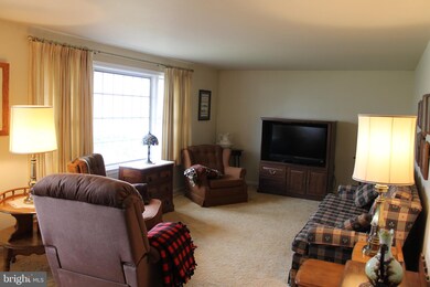 432 E Summit St, Souderton, PA 18964 - photo 4