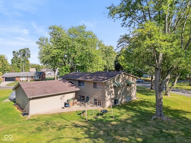 3042 Fairlawn Dr, Columbus, IN 47203 - photo 3