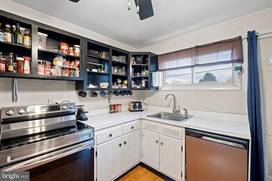 13 N Avon Dr, Claymont, DE 19703 - photo 6