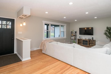 857 E Walnut St, Westerville, OH 43081 - photo 5