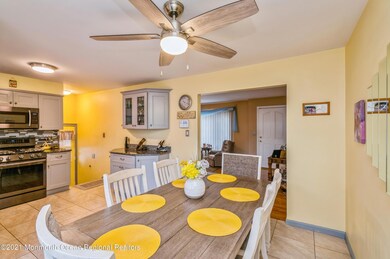 08_17LongviewRoad_369003_DiningRoom_HiRe