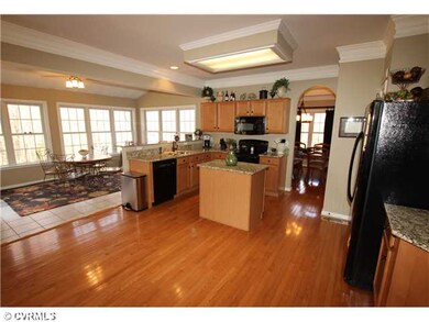 Kitchen - Kitchen with wood floors, Granite couter