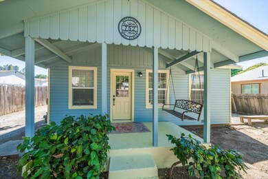 752 West St, Redding, CA 96001 - photo 2