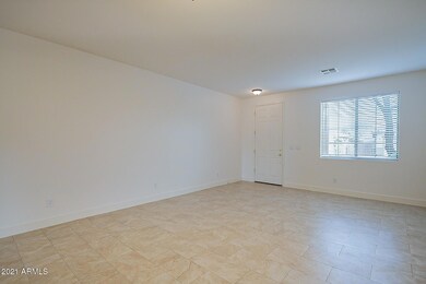 005_Living Room