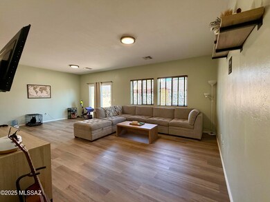 8361 W Screech Owl Dr, Tucson, AZ 85757 - photo 4