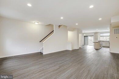 4003 Bradys Hill Rd, Triangle, VA 22172 - photo 4