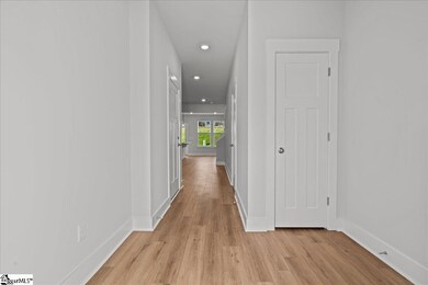 409 W Parima Ct, Spartanburg, SC 29301 - photo 4