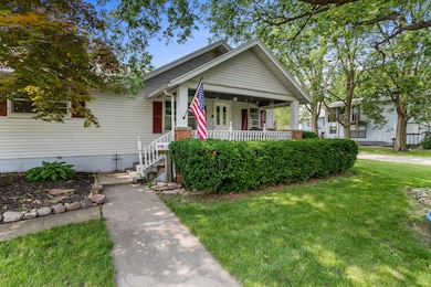 504 S West Union St, Monticello, IL 61856 - photo 4