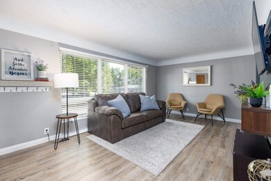 2403 Valley High Dr, Cedar Falls, IA 50613 - photo 4