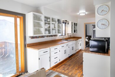 7 Kitchen01