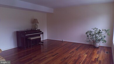 215 Heritage Ct, Walkersville, MD 21793 - photo 2