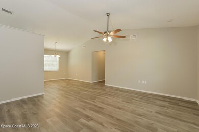 004-photo-living-room-10992641