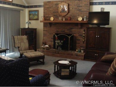 184 Lilac Ln, Burnsville, NC 28714 - photo 3