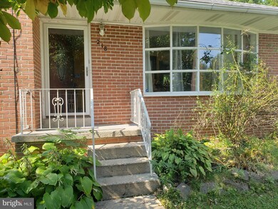 218 Grande Valley Rd, Reading, PA 19606 - photo 5