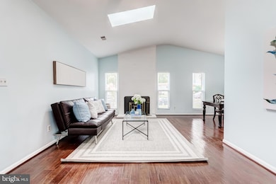 316 Hanford Ct, Sterling, VA 20164 - photo 2