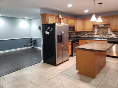 16 Austin Ave, Carpentersville, IL 60110 - photo 7