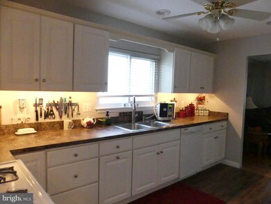 402 Highmeadow Rd, Reisterstown, MD 21136 - photo 5