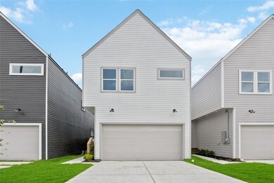 505 Neyland St unit B, Houston, TX 77022 - photo 4