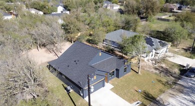 128 W Pauwela Ln, Bastrop, TX 78602 - photo 4