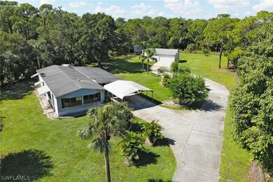 This 1 Acre Country Estate provides you with the utmost Privacy