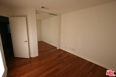 26504 Country Rd, Valencia, CA 91354 - photo 5