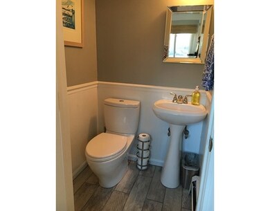 9 Prospect Ct unit 9, Marblehead, MA 01945 - photo 7