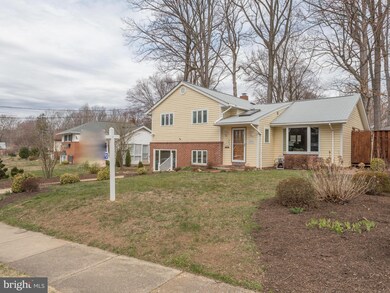 10902 Maple St, Fairfax, VA 22030 - photo 2
