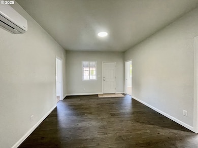 1039 Chestnut Ave, Cottage Grove, OR 97424 - photo 4