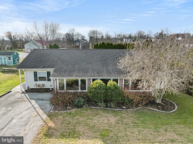 426 S Walnut St, Kennett Square, PA 19348 - photo 4