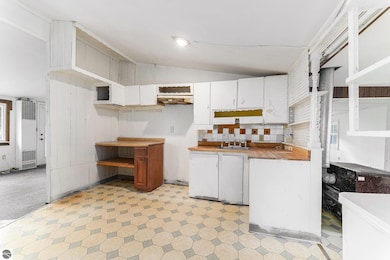 3871 Brook Dr, Traverse City, MI 49684 - photo 5