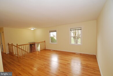 14916 Pomquay Ct, Gaithersburg, MD 20878 - photo 2