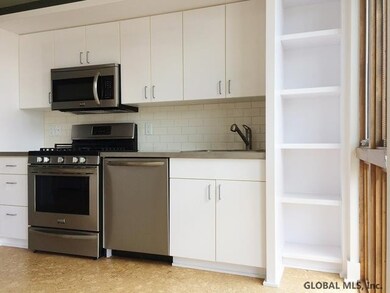 423 Madison Ave unit 2, Albany, NY 12210 - photo 4